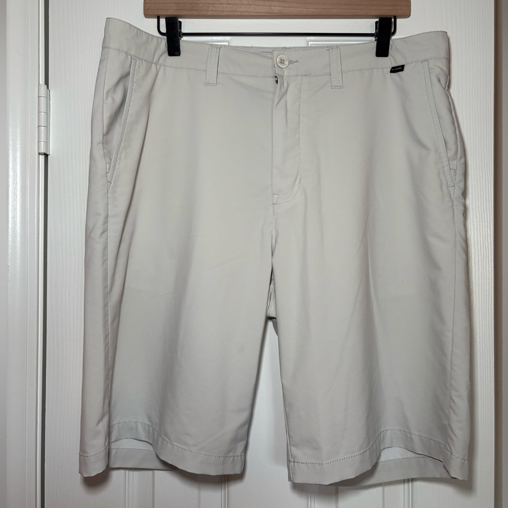 TravisMathew Beck Performance Golf Shorts Men’s 36‎ Light Beige Stretch